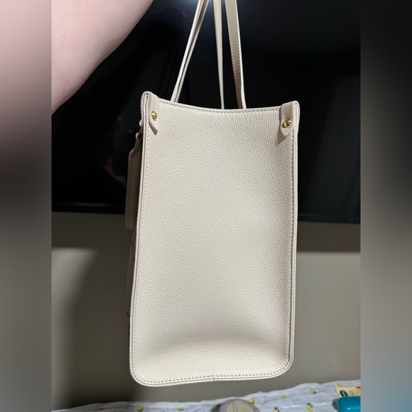 Cream & Brown Louis Vuitton Bag - Picture 6 of 15